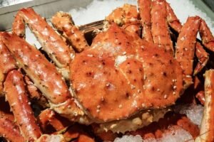 What is the difference between Dungeness and snow crab legs?